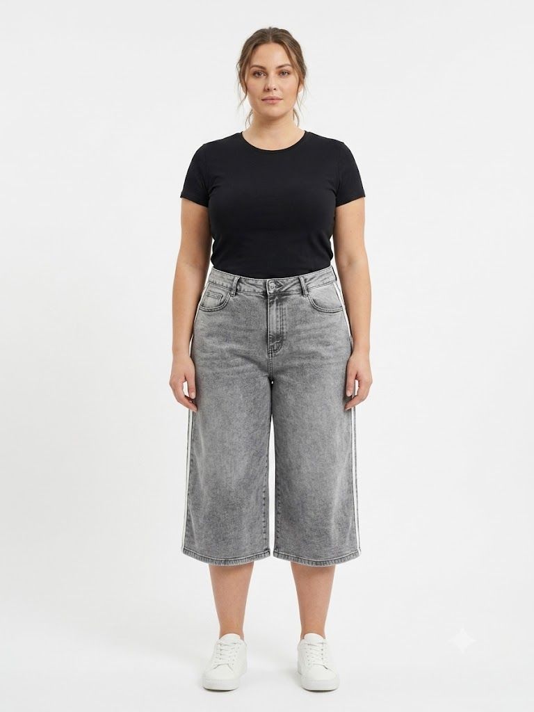 Sporty Denim Bermuda